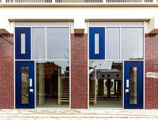 De handelsruimten in het nieuwbouwproject "Falconhoven" worden casco - gesloten ruwbouw- opgeleverd. Het etalageraam en inkomdeur zijn...