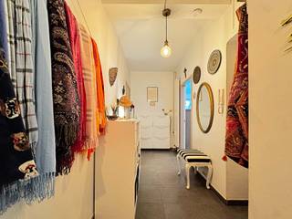 Dit gelijkvloers appartement met 2 slaapkamers en mooie tuin is gelegen op toplocatie te Mortsel, nabij scholen, winkels, openbaar vervoer,...