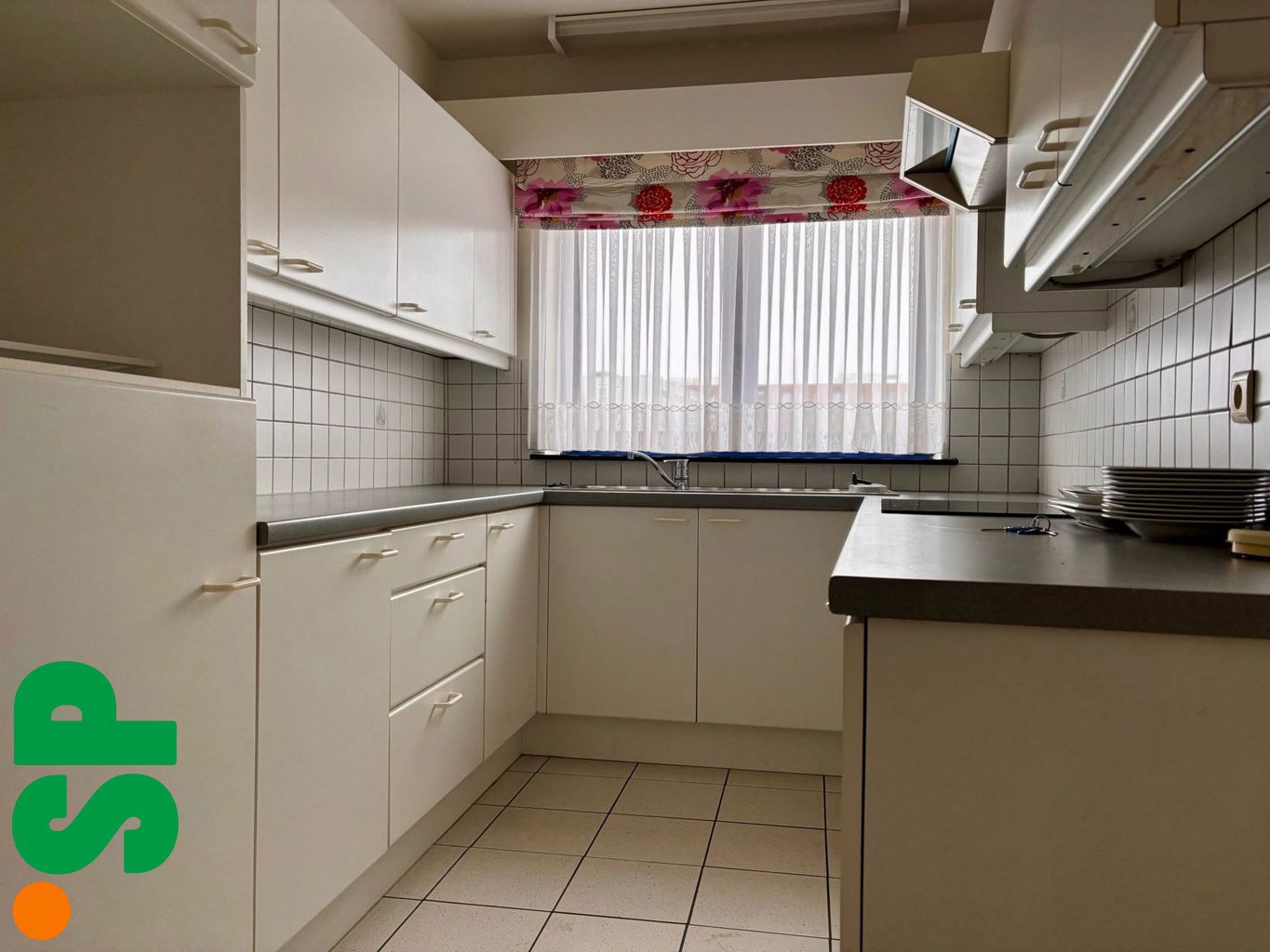 Appartement met 3 slaapkamers, 2 badkamers en balkon gelegen nabij het centrum.  - foto 4