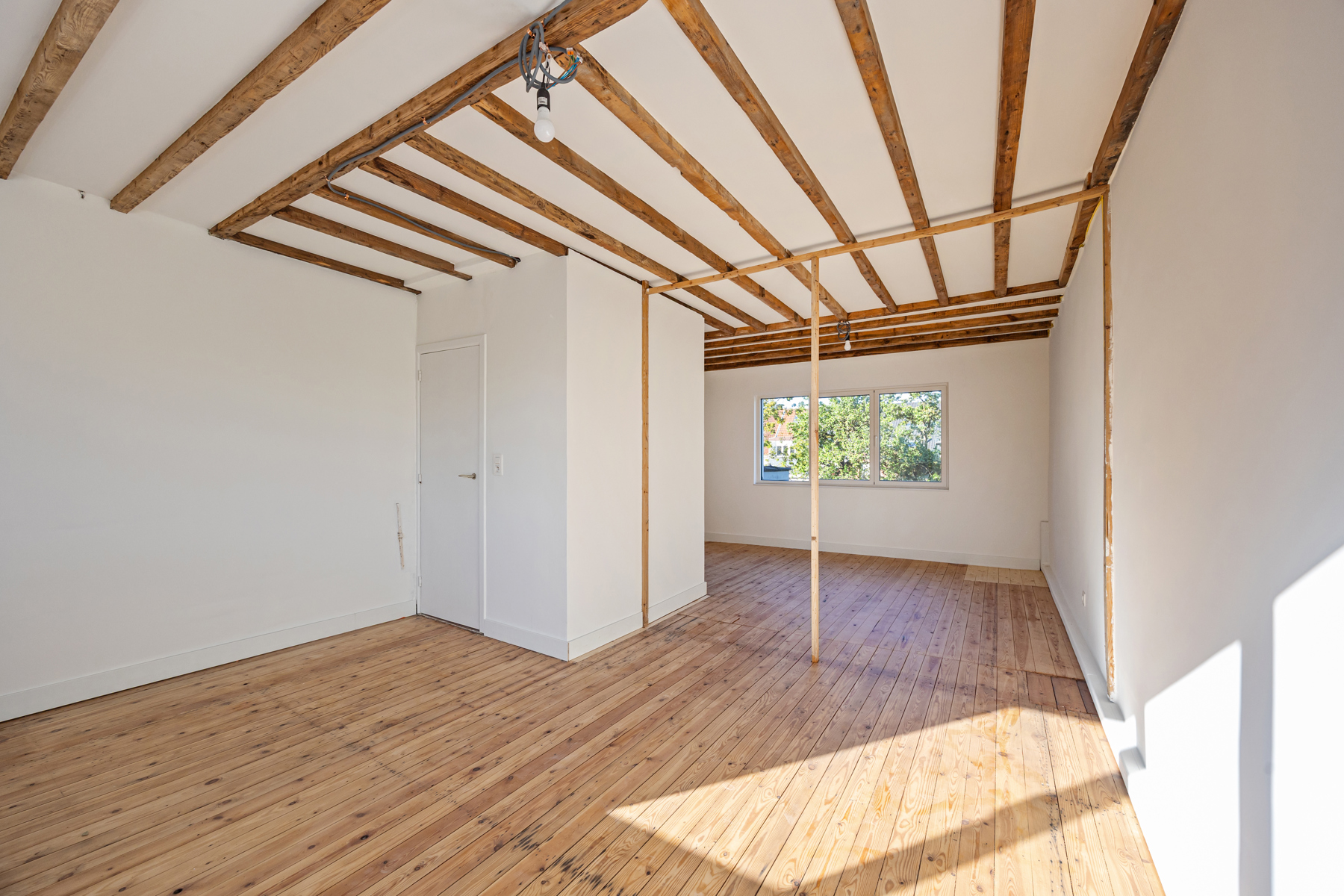 Charmante en gerenoveerde woning in het groene Deurne - foto 4