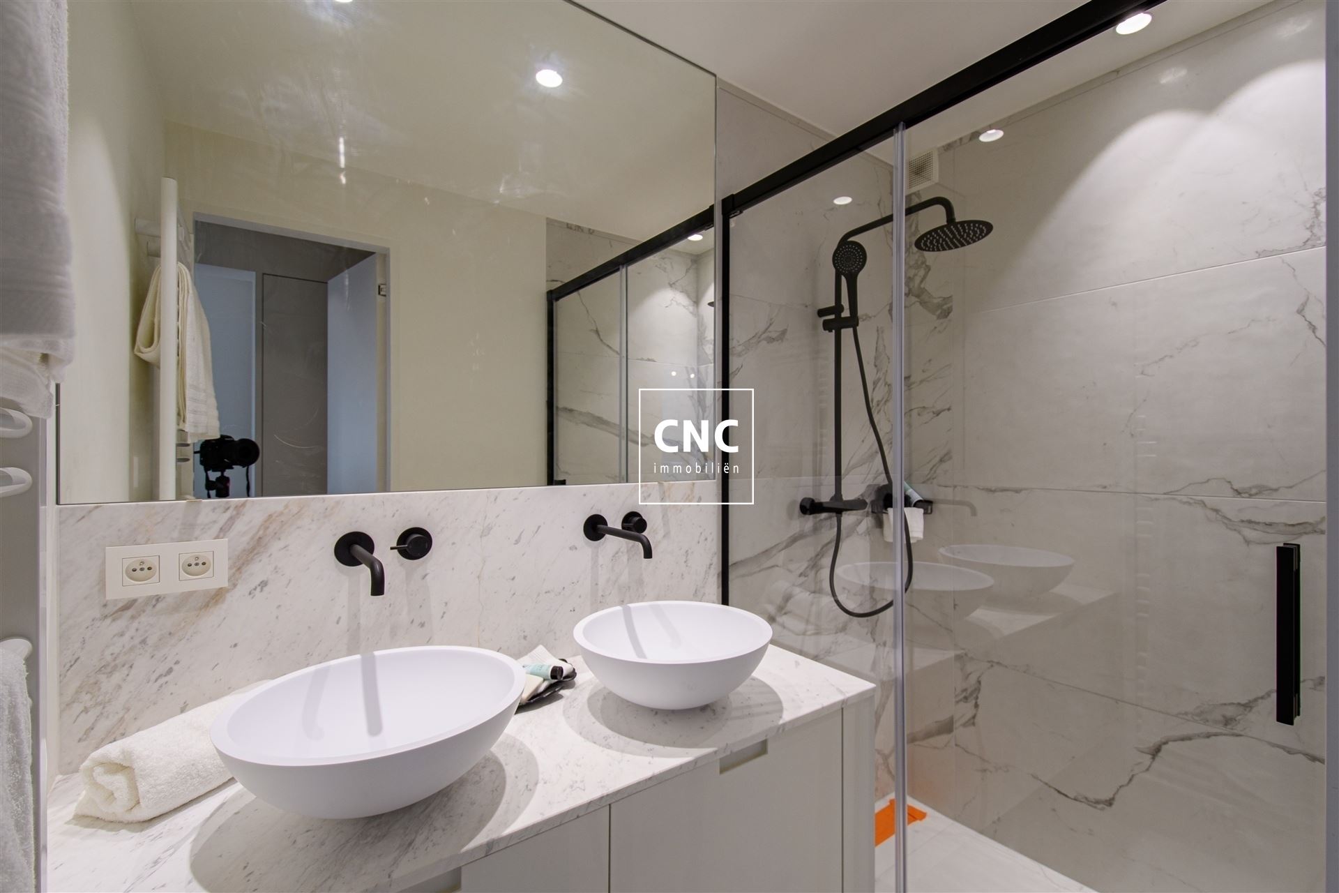 Prachtig gerenoveerd hoekappartement in het hart van Knokke - foto 5