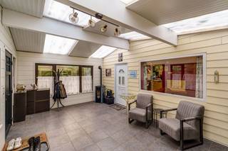 <p>Interesse? Vragen? Neem gerust contact op met Olivier Boon via olivier.boon@copandi.be of via +32 468/35 17 50.<br /><br />Op zoek naar rust, privacy en natuur? Deze gerenoveerde vakantiewoning, gelegen in bosrijk recreatiegebied op 2km van het centrum van Herselt, biedt het allemaal.<br /></p><p>Ontdek deze vakantiewoning met 2 slaapkamers op een ruim perceel van 10 are .</p><p><br />Deze woning werd de voorbije jaren reeds vernieuwd en is volledig instapklaar. Het dak werd vernieuwd en geïsoleerd in 2023, de ramen werden in 2025 vervangen door dubbele hoogrendementsbeglazing. Er is centrale verwarming op propaangas en de pelletkachel in de veranda zorgt voor extra warmte en gezelligheid in de herfst en winter.</p><p></p><p>Je komt de woning binnen via de veranda. Via deze lichtrijke veranda bereiken we vervolgens de leefruimte met open keuken. De keuken is volledig uitgerust met een oven, microgolfoven, afwasmachine, gasvuur en een Amerikaanse koelkast.</p><p></p><p>De ruime badkamer beschikt over voldoende bergruimte, ligbad, douche en een toilet. Hiernaast zijn er nog 2 ruime slaapkamers.<br /><br />Het ruime perceel van 1.000 m² is volledig omheind en afgesloten met een toegangspoort. De tuin biedt volop ruimte voor zowel ontspanning als activiteit. Er is voldoende plek om een speelruimte voor kinderen, een moestuin, een ruim terras of buitenkeuken te combineren. De mogelijkheden zijn eindeloos voor wie houdt van buitenleven en privacy. Verder is er ook een ruime garage aan de woning voor uw wagen.</p><p></p><p>De omgeving biedt ongelooflijk veel mogelijkheden: geniet van rustige natuurwandelingen, ontdek de uitgebreide fiets- en mountainbikeroutes, of trek eropuit te paard via de vele ruiterpaden. Hier word je omringd door rust, frisse lucht en het mooiste dat de natuur te bieden heeft. Ondanks deze rustige ligging zit je op korte afstand van het centrum van Herselt met winkels, scholen en andere voorzieningen, alsook belangrijke verbindingswegen.<br /><br />Gelegen in recreatiegebied (geen domicilie mogelijk).<br /><br />EPC: 572 kWh / m². Elektriciteit conform.</p><p></p><p><strong>Kenmerken</strong><br />✅ Instapklare vakantiewoning<br />✅ Twee slaapkamers<br />✅ Elektriciteit conform<br />✅ Ruime veranda met pelletkachel<br />✅ Ruim perceel van 1.000 m²<br />✅ Rustige ligging midden in bosrijk recreatiegebied</p><p></p><p>Deze woning in Herselt combineert rust, privacy en een groene omgeving. Ideaal voor wie op zoek is naar een plek om te onthaasten van het drukke dagelijkse leven, te midden van de natuur.</p><p></p><p>Interesse?<br />Contacteer Olivier via 0468/35 17 50 of olivier.boon@copandi.be voor meer informatie of een bezoek.</p><p></p><p>Benieuwd naar de waarde van uw woning? Neem gerust contact met ons op voor een gratis schatting, wij helpen u graag verder!</p>