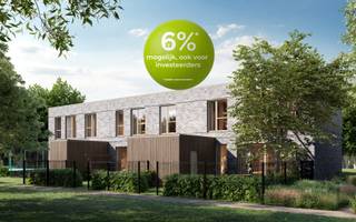 Lanceringsactie: gratis tweede autostaanplaats t.w.v. € 10.000 excl. aankoopkosten bij de eerste drie verkochte woningen !<br /><br />De werken zijn gestart. Betaling bij oplevering (voorzien +/- april 2027).<br /><br />Woonproject “Oolendorp” omvat 7 volledig afgewerkte en zeer energiezuinige BEN-nieuwbouwwoningen. Het project is centraal gelegen in Olen-Centrum, tegenover het dorpsplein en op wandelafstand van winkels, openbaar vervoer, scholen en andere voorzieningen. Bovendien is er een uitstekende verbinding richting het centrum van Herentals en de E313 (op slechts 500 m).<br /><br />Woning D.03:<br /><br />Op het gelijkvloers kom je via de inkomhal, met gastentoilet, in de open leefruimte. Deze bestaat uit een gezellige zithoek, een eetruimte en een open keuken met aansluitende berging.<br /><br />De eerste verdieping omvat een nachthal die toegang geeft tot 2 ruime slaapkamers (waarvan één met ruimte voor een dressing), een kinderkamer en een badkamer met ruimte voor een douche, dubbele lavabo en toilet.<br /><br />Deze woning is rustig gelegen in het binnengebied. Buiten wordt de tuin volledig aangelegd en omheind, en voorzien van een terras en een fietsenberging.<br /><br />Elke woning is ontworpen met aandacht voor comfort en energiezuinigheid. Ze worden uitgerust met onder meer vloerverwarming, warmtepomp, zonnepanelen, ventilatiesysteem D en een regenwaterput van 5.000 liter. Hierdoor geniet je van een bijzonder lage energiekost. Het E-peil bedraagt maximaal E10, wat recht geeft op 5 jaar vrijstelling van onroerende voorheffing én een BEN-korting op je woonkrediet.<br /><br />De kwalitatieve woningen beschikken standaard over 3 slaapkamers. De twee voorste woningen hebben een vaste trap naar de zolder, waar 1 of 2 extra kamers kunnen worden ingericht. De bewoonbare oppervlaktes variëren tussen 133 tot 166 m². Zowel het binnengebied als de privatieve tuinen worden volledig aangelegd.<br /><br />De verkoop geschiedt onder BTW (6% mogelijk mits voorwaarden) op het constructieaandeel en registratierechten (12%) op het grondaandeel. Verplicht bij aan te kopen: 1 autostaanplaats.<br /><br />Creëer je eigen unieke thuis: snelle beslissers kunnen a.h.v. afwerkingsbudgetten hun woning naar eigen smaak inrichten.<br /><br />Contacteer ons via 014 756 756 of via info@verlindenvastgoed.be voor meer informatie (plannen, lastenboek, prijslijst, ...) of een afspraak ter plaatse, in ons kantoor te Olen of bij u thuis.