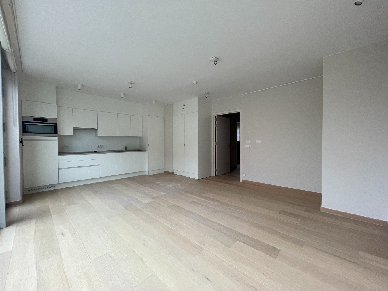 Gezellige assistentieflat met 1 slaapkamer en zicht op de tuin - foto 2