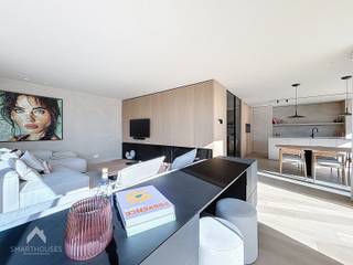 Deze villa werd afgewerkt met hoogwaardige en verfijnde materialen en straalt klasse uit vanaf het eerste moment. De imposante inkomhal met...