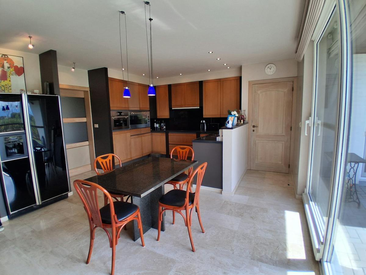 Ruime villa met 6 slaapkamers en zuidgerichte tuin - foto 5