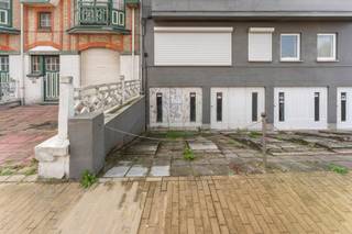 Located in the Distellaan, this garage is currently mainly used as a storage and bicycle space. Due to the steep access ramp, it is less suitable as...