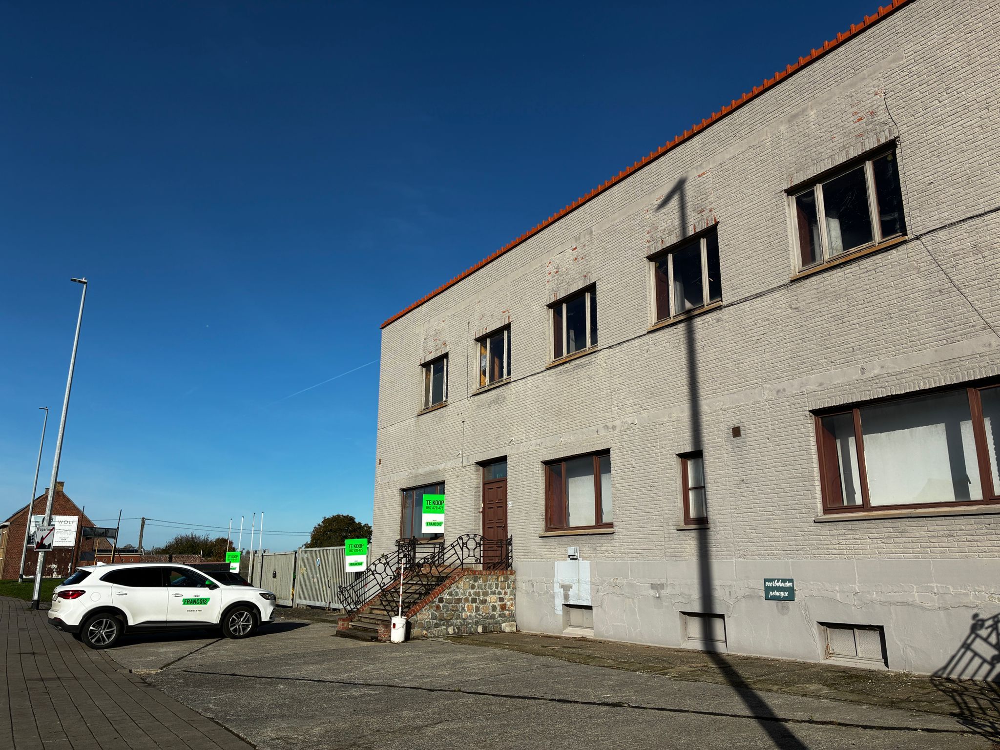 Polyvalente opslagruimtes op interessante locatie te koop! - foto 3