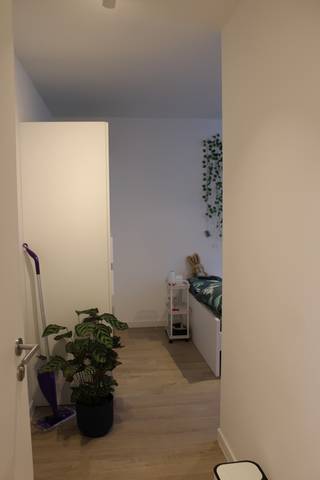 Deze studentenkamer is gelegen op 50 meter van de Markt te Leuven, heeft een oppervlakte van ongeveer 18m² en is bemeubeld met: bureau...