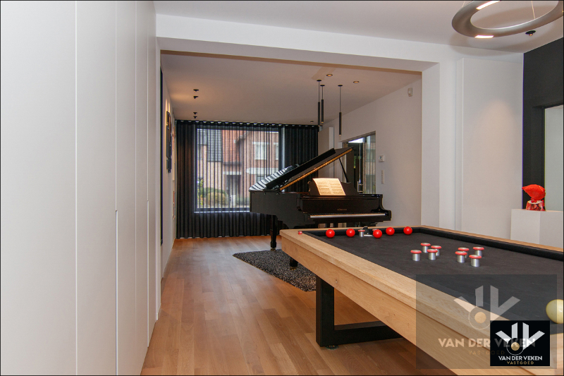 Luxueus afgewerkte en energiezuinige ruime woning met vier slaapkamers en guesthouse met tal van mogelijkheden op centrale (maar toch bosrijke!) locatie te As - foto 4