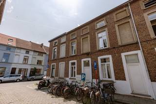 Maison de chambres avec 5 chambres louées, bien située à GandMobiscore : 9,3/10Dans une rue calme à deux pas du centre-ville animé de Gand, nous...