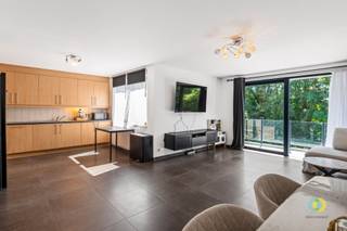 Neder-Over-Heembeek Dit prachtige appartement biedt een mooie, ruime en licht rijke leefruimte met een open zicht op het park en het groen...