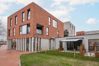 Recent en energiezuinig gelijkvloers éénslaapkamerappartement met terras, tuintje en ondergrondse staanplaats, rustig gelegen in Wuustwezel,...