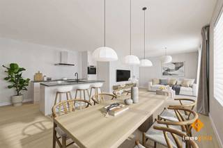 Dit ruime appartement van 113 m² is gelegen op de eerste verdieping.  Voorzien van twee grote slaapkamers en een overdekt terras van 17 m²...