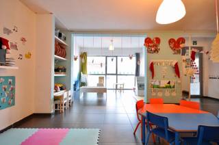 Dit energiezuinig pand kreeg een totaalrenovatie in 2010. Het handelspand geniet van een uitstekende ligging in het hartje van de Vlaamse...