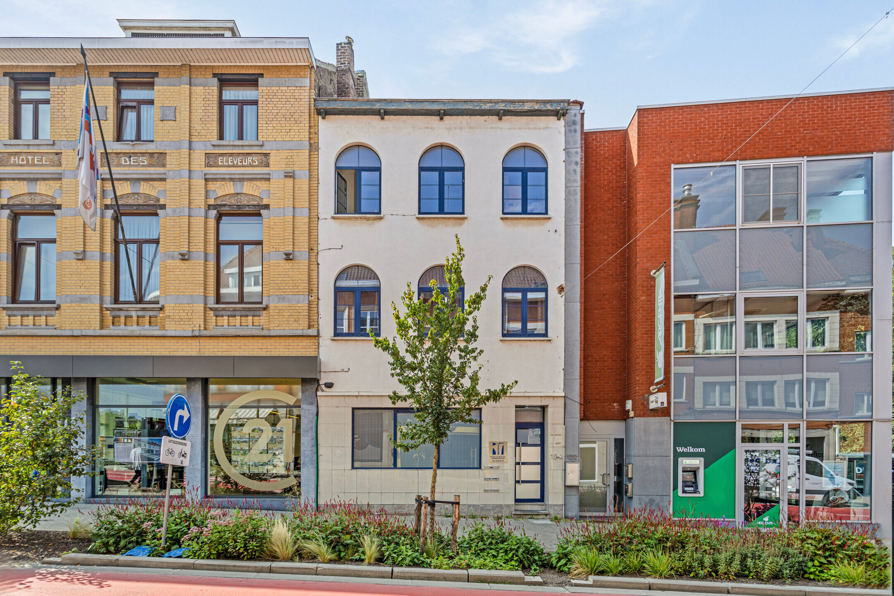 Gelijkvloerse praktijk + leefruimte en koer te centrum Halle - foto 1