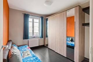 Gunstig gelegen appartement op de 1eV in een aangename woonomgeving!  Dit eigendom ligt nabij verschillende winkels, grootwarenhuizen en het...