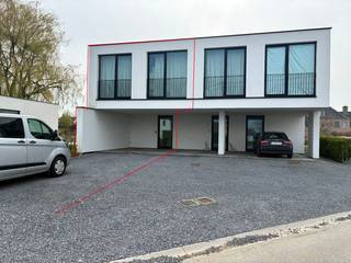 Ruim, eigentijds appartement met aangenaam zonneterras.Gelegen op de grens van Dikkelvenne en Meilegem. Winkels, bakker, beenhouwer,... in de buurt...