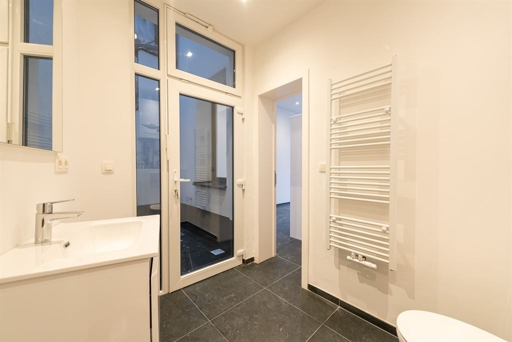 Espace de bureau rénové - photo 4