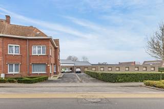 Op zoek naar een plek waar je werk en privé moeiteloos kan combineren? Dit veelzijdige pand biedt het beste van beide werelden: een goed...