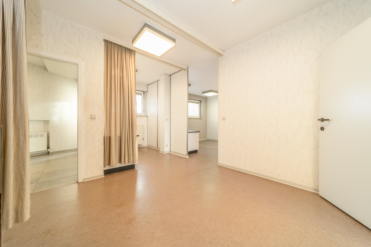 In te richten appartement te koop in de Zeelaan te De Panne. - foto 5