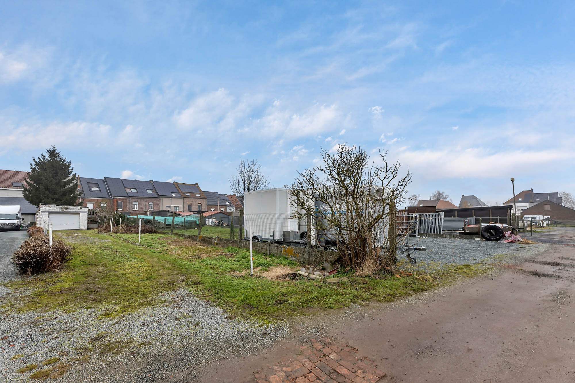 Charmante rijwoning met tuin, garage en parkeerplaats - foto 2