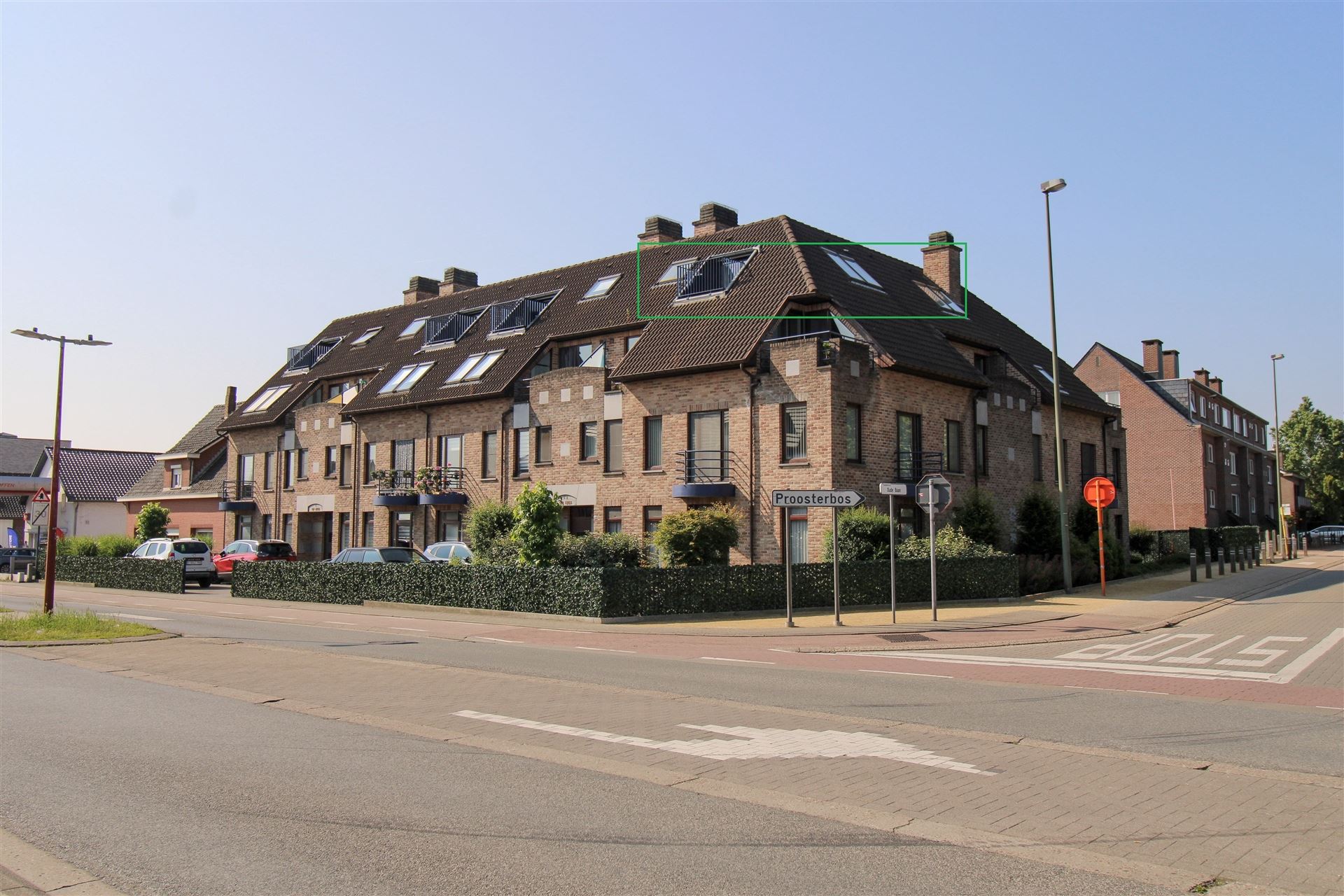 Appartement met 1 slaapkamer, terras en privatieve autostaanplaats in Maasmechelen! - foto 1