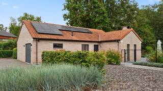 Tremelo deelgemeente Baal - Rustig gelegen op 19 are 58 ca met mooie aangelegde tuin en terrassen. Zuid georiënteerd.Omvat: alles gelijkvloers:...