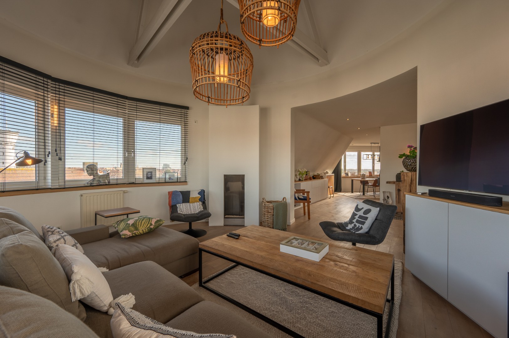 Exclusief dakappartement met panoramische zichten, op wandelafstand van de zeedijk in Duinbergen - photo 2