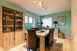 In de Margrietendreef te Eeklo bevindt zich deze instapklare halfopen bebouwing, gelegen in een rustige en aangename verkaveling. Dankzij...