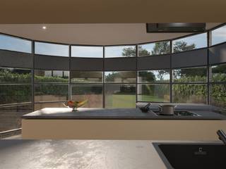 <p><span>Ontdek deze karaktervolle villa met ondergrondse garage, oorspronkelijk gebouwd in 1958 en in 2026 volledig vernieuwd met oog voor hedendaags comfort en energiezuinig wonen. De renovatiewerken zijn momenteel nog lopende, met een geplande voltooiing midden juni. Dankzij het royale volume en de doordachte indeling biedt deze woning tal van mogelijkheden ideaal voor wie wonen en werken wil combineren, zoals zelfstandigen of vrije beroepen.</span></p><p><span>De recente renovatie tilt de woning naar een hoger niveau: met 15 zonnepanelen (460 Wp per paneel), een batterij van 16 kW en een krachtige omvormer bent u klaar voor de toekomst. Daarnaast zorgen twee warmtepompen (12 kW) en airconditioning op de tweede verdieping en zolder voor een aangenaam binnenklimaat, het hele jaar door.</span></p><p><span>Op vlak van afwerking werd niets aan het toeval overgelaten. De villa beschikt over drie stijlvolle badkamers:</span></p><ul><li><span>Eerste verdieping: ruime badkamer met inloopdouche </span></li><li><span>Tweede verdieping: badkamer met ligbad </span></li><li><span>Derde verdieping: badkamer met inloopdouche </span></li></ul><p><span>Elke verdieping is bovendien uitgerust met een eigen, volledig ingerichte keuken een unieke troef met tal van gebruiksmogelijkheden.  Een luxe voor bijvoorbeeld een groot gezin of opgroeiende kinderen die langer thuis kunnen blijven wonen.</span></p><p><span>De kelder biedt niet alleen extra bergruimte, maar geeft ook rechtstreeks toegang tot de tuin, waar u geniet van een open en rustgevend uitzicht op het achterliggende landbouwgebied. Het plafond in de kelder is geïsoleerd. Nieuwe ramen in de tussenruimte naar de technische kamer.</span></p><p><span>De woning is toegankelijk via een elektrische poort en ligt langs de Luikersteenweg, net buiten de grote ring van Hasselt. Hierdoor geniet u van een uitstekende bereikbaarheid richting autosnelwegen. Parkeren kan bovendien vlot op de tussenberm.  Langs de volledige Luikersteenweg ligt een fietspad, dus ook voor het perceel.</span></p><p><span>Volgens het Maatregelenregister zijn er geen lopende maatregelen van toepassing op dit perceel.</span></p><p><span>Deze villa moet u gezien hebben om haar volle potentieel te ervaren. Meer foto's volgen. Wij plannen graag een bezoek met u in neem gerust dagelijks contact op via 0485 34 56 71 of marleen@mca-vastgoed.be.  Wij zijn dagelijks bereikbaar, reageren snel en werken met een flexibele agenda.</span></p>