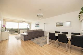 Welcome to this pleasant and bright apartment located in the sought-after Bosuil neighborhood, a green and peaceful area within walking distance...
