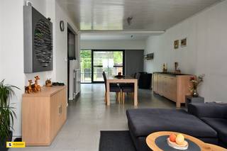 TE KOOP : Welkom in dit prachtige woonhuis in Turnhout, een uitstekende kans voor gezinnen die op zoek zijn naar ruimte, comfort en een fijne...