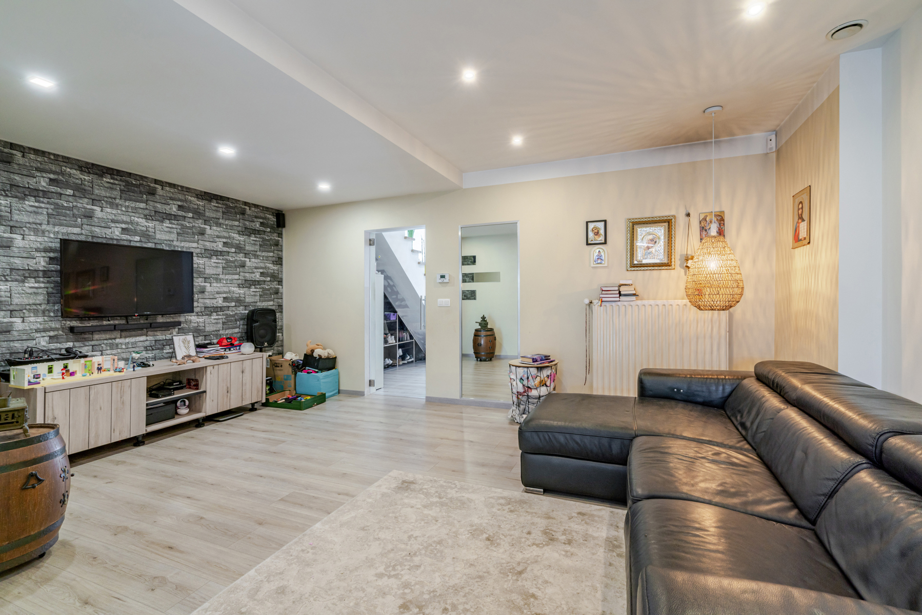 Instapklare woning met 6 slaapkamers en 2 badkamers  - foto 3