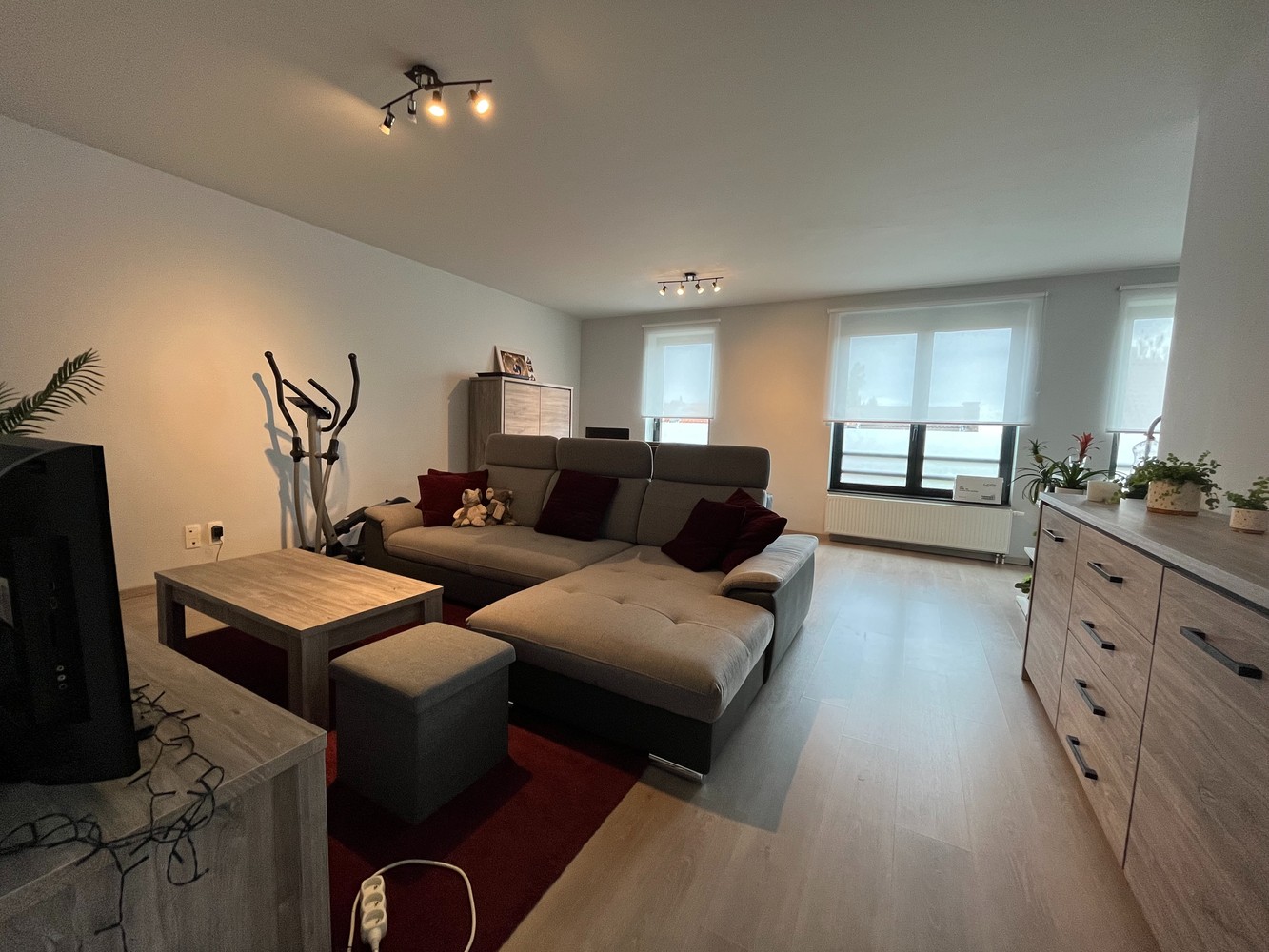Modern, instapklaar 2-slaapkamer appartement naast het station van Leuven! - photo 3
