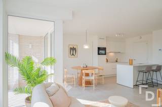 In de Meenseweg te Ieper vinden we dit nieuwbouwappartement.Dit appartement bevindt zich op een centrale locatie in Ieper waardoor alle...