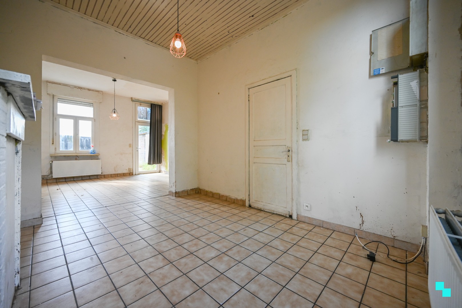 Te renoveren eengezinswoning gelegen op een perceel van ca. 300 m² - photo 4