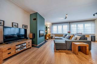 We Invest stelt met plezier deze charmante bel-etagewoning voor met 225 m² bewoonbare oppervlakte, ideaal georiënteerd op het zuiden en voorzien...