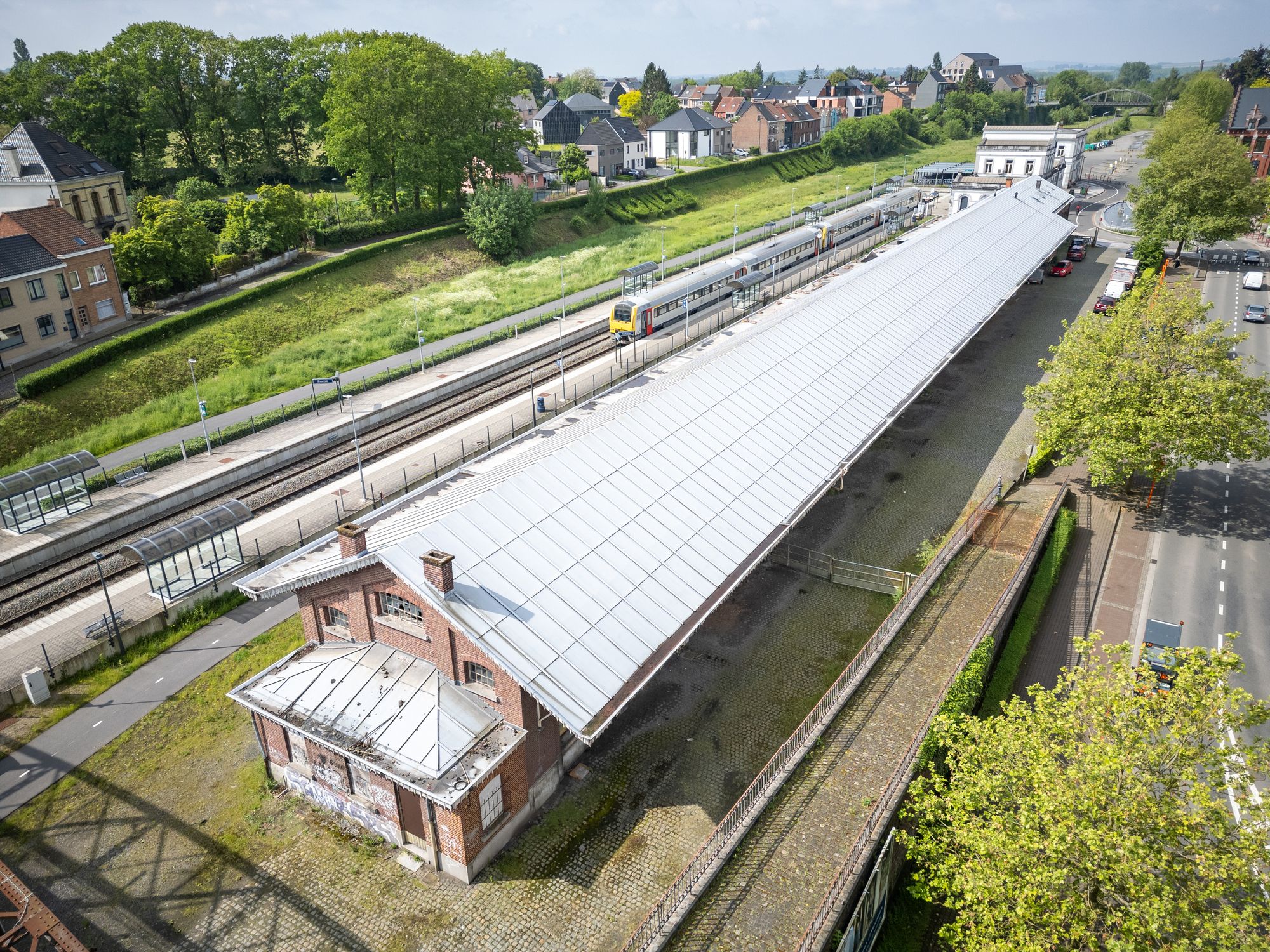 Authentieke goederenloods met ontwikkelingsmogelijkheden te koop in Ronse! - foto 4