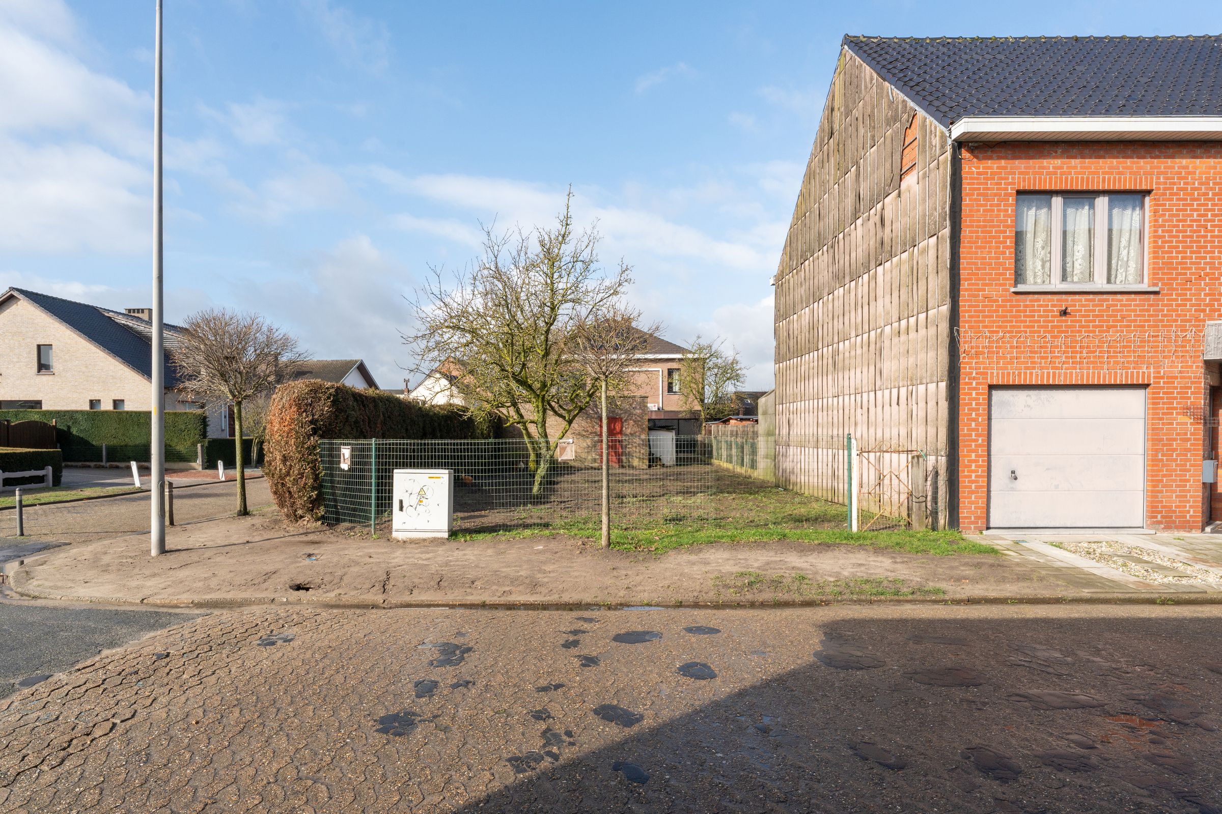 Bouwgrond voor halfopen bebouwing met garage op toplocatie - foto 5