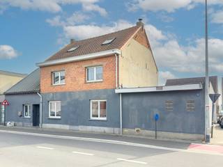 Voor meer informatie of een bezoek contacteer Anne De Block van OC Vastgoed: 0471 38 00 36 of anne@ocvastgoed.beDeze woning (214m²) met 4 volwaardige...