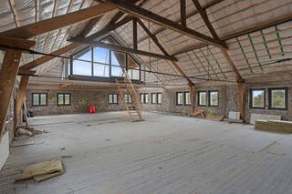 In het beschermde Frans Klooster in Wortegem-Petegem bevindt zich een uitzonderlijk penthouse met een zuidoostgericht terras en een adembenemend...