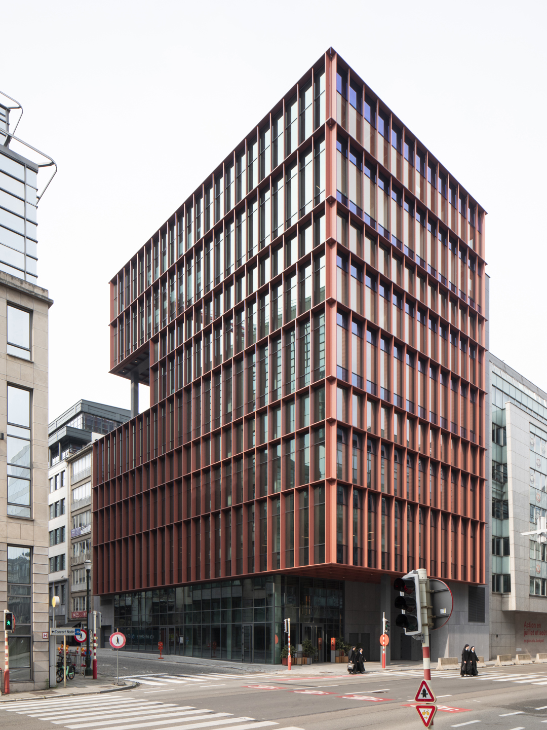 Kantoren te huur tussen 140 m² en 702 m²! - foto 1