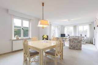 Te koop: halfopen huis in de Pharaildelaan, gelegen in een rustige villawijk in Oostduinkerke. Zeer goed onderhouden halfopen villa te koop op een...