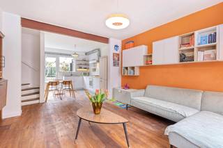 Deze charmante bel-étage staat nu te koop en biedt de ideale basis voor wie op zoek is naar rust, ruimte en een praktische indeling. De woning...