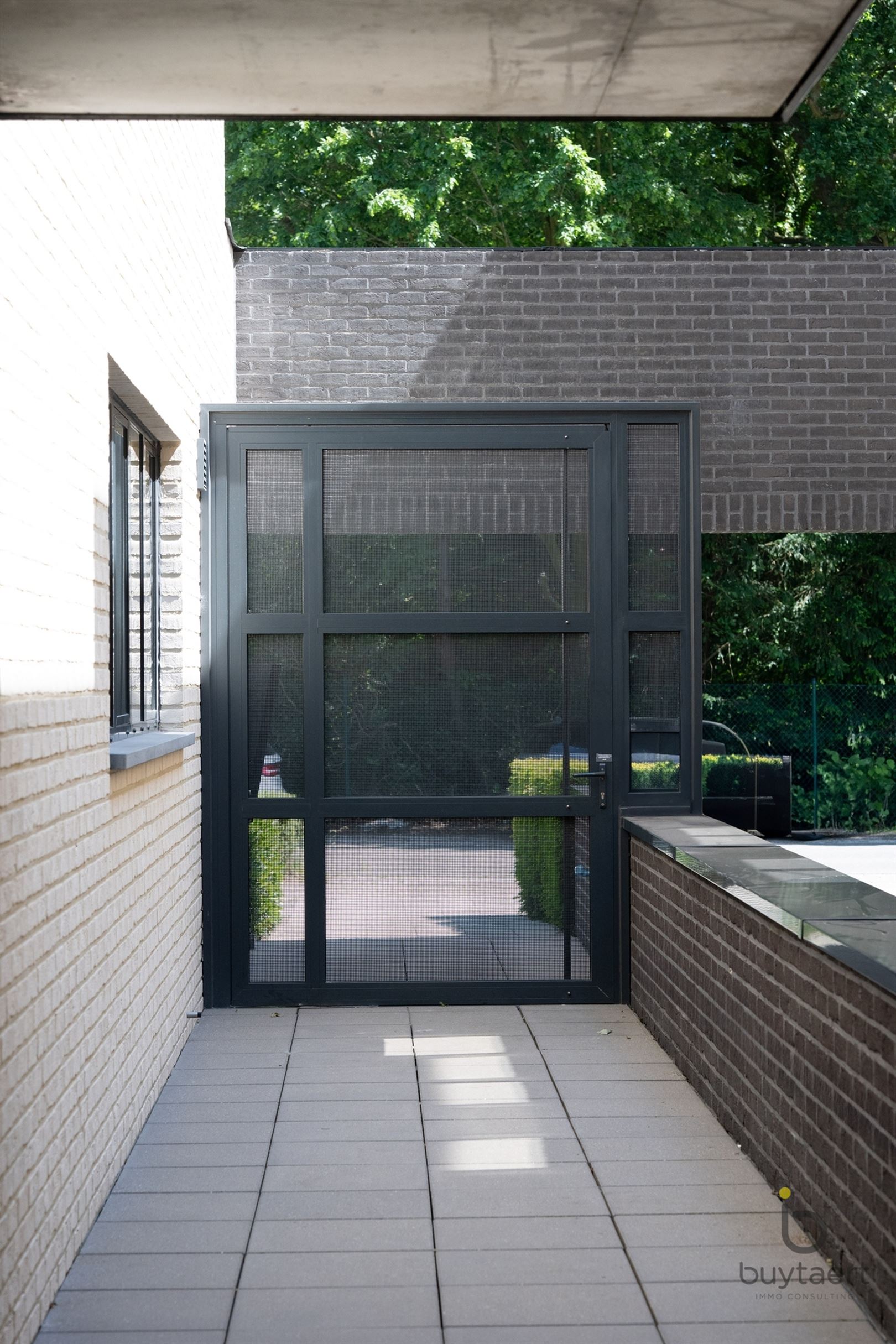 Instapklaar gelijkvloers appartement met privé tuintje én gemeenschappelijk zwembad, sauna en zonneterras! - foto 4