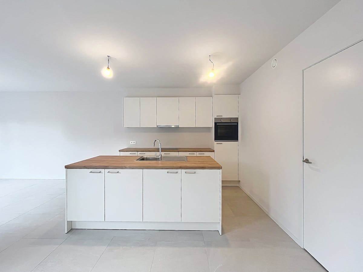 Nieuwbouwappartement met 2 slaapkamers en staanplaats te huur in Brugge - foto 5