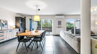 Welkom aan de Pieter Bruegelstraat 5/2 in Beringen, waar dit prachtige gelijkvloerse appartement uit 2019 comfort, ruimte en hedendaagse...