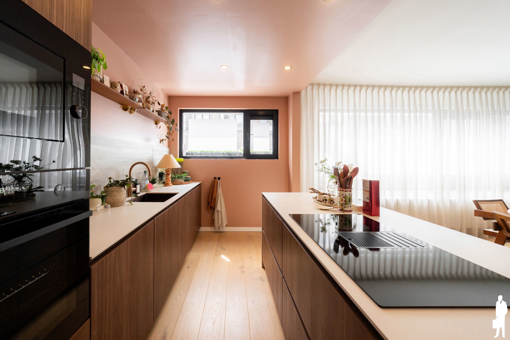 Gerenoveerd appartement met 2 slpks, tuin en autostaanplaats - foto 4