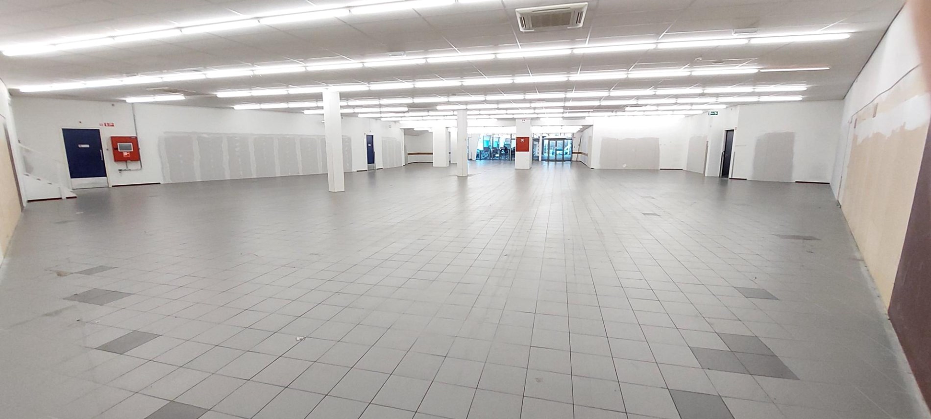 Winkelruimte van 1000m² - foto 1